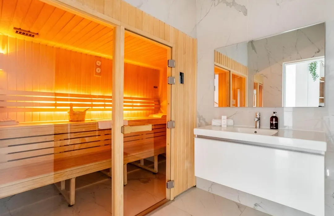 Sacre-Coeur Modern 4Bd With Sauna For 10 Guests!-1